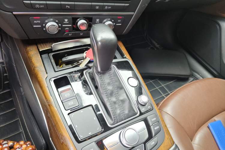 Used Audi A6L 2018 30th Anniversary Edition TFSI Trendy Model Gear Lever