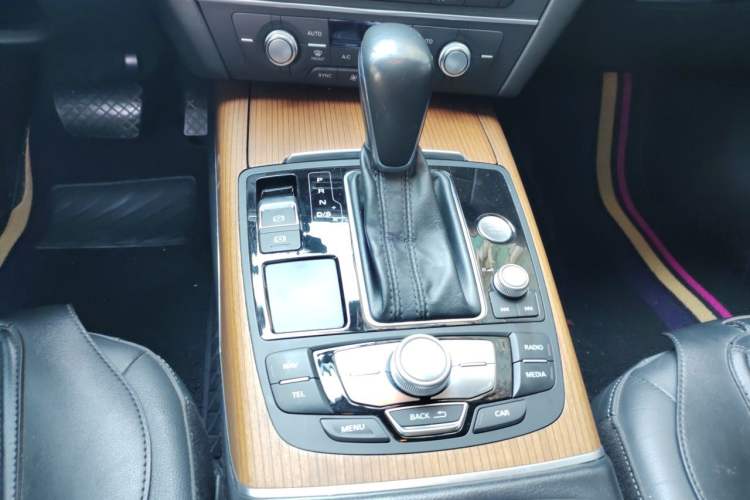 Used Audi A6L 2018 30th Anniversary Edition 30 FSI Style Model Gear Lever