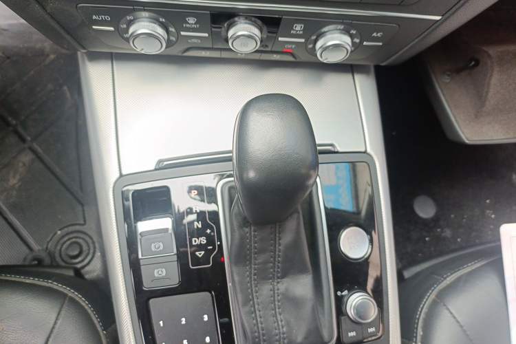 Used Audi A6L 2018 30th Anniversary Edition TFSI Trendy Model Gear Lever