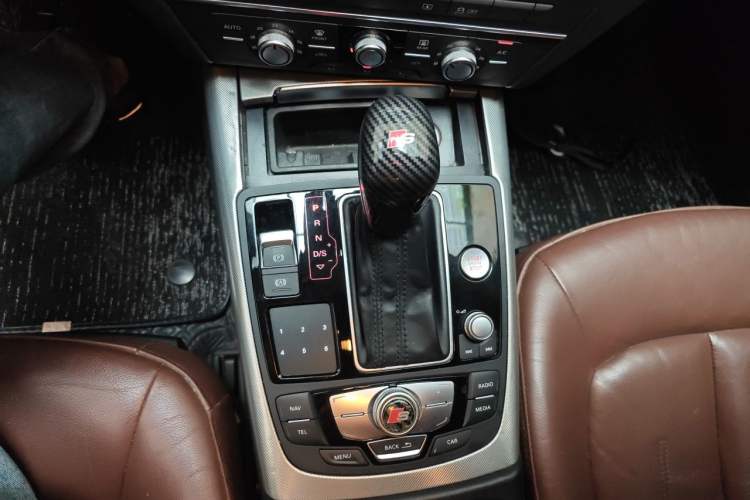 Used Audi A6L 2018 30th Anniversary Edition 35 TFSI Fashion Model Gear Lever