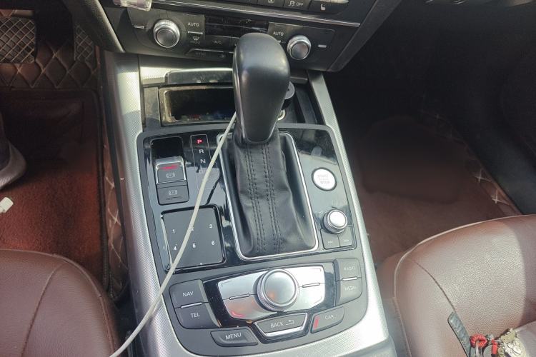 Used Audi A6L 2018 30th Anniversary Edition 45 TFSI quattro Sport model Gear Lever