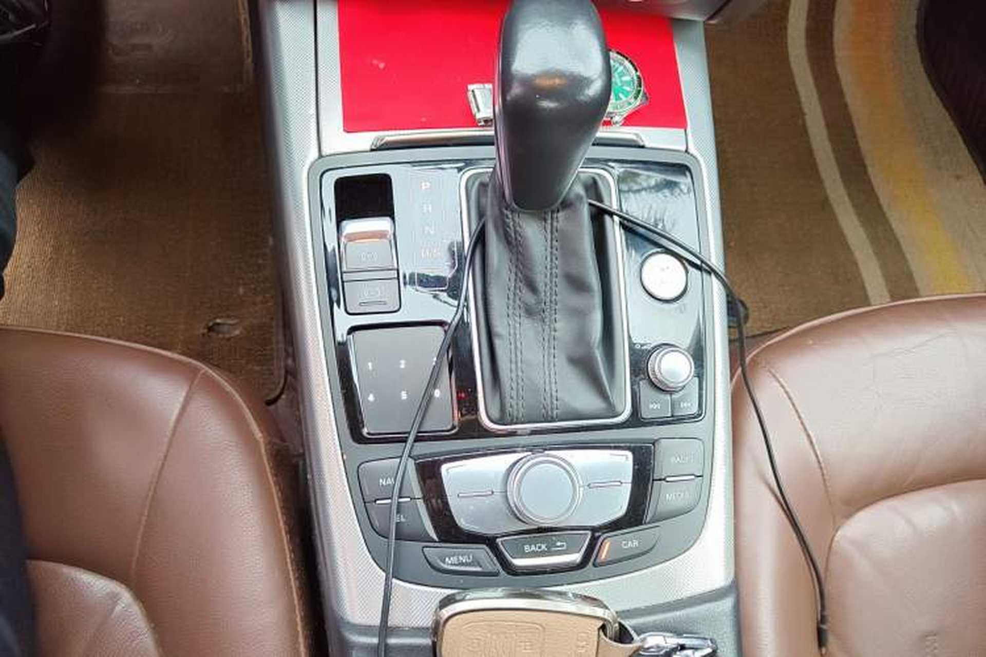 Used Audi A6L 2018 30th Anniversary Edition TFSI Trendy Model Gear Lever