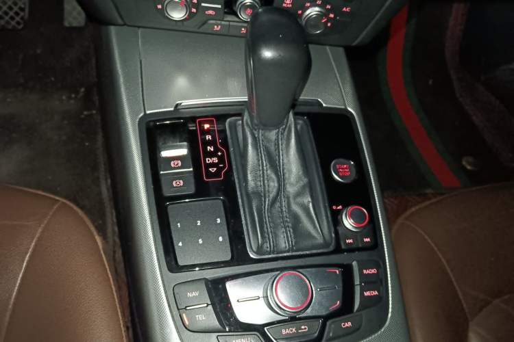 Used Audi A6L 2018 30th Anniversary Edition 35 TFSI Fashion Model Gear Lever