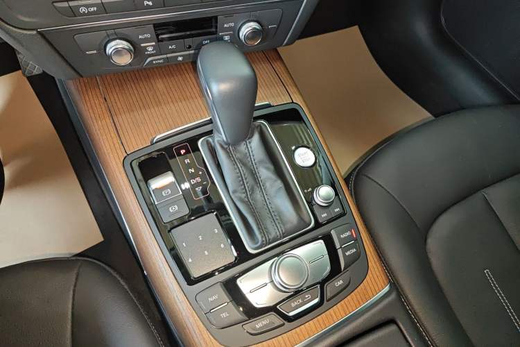 Used Audi A6L 2018 30th Anniversary Edition 30 FSI Style Model Gear Lever