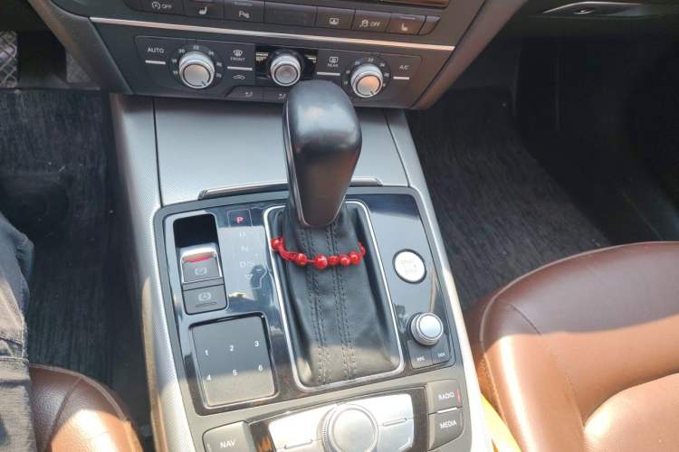 Used Audi A6L 2018 30th Anniversary Edition TFSI Trendy Model Gear Lever