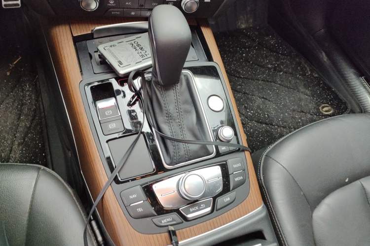 Used Audi A6L 2018 30th Anniversary Edition 30 FSI Style Model Gear Lever