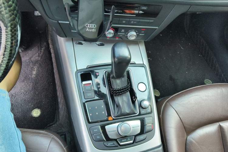 Used Audi A6L 2018 30th Anniversary Edition TFSI Trendy Model Gear Lever
