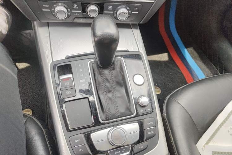 Used Audi A6L 2018 30th Anniversary Edition TFSI Trendy Model Gear Lever