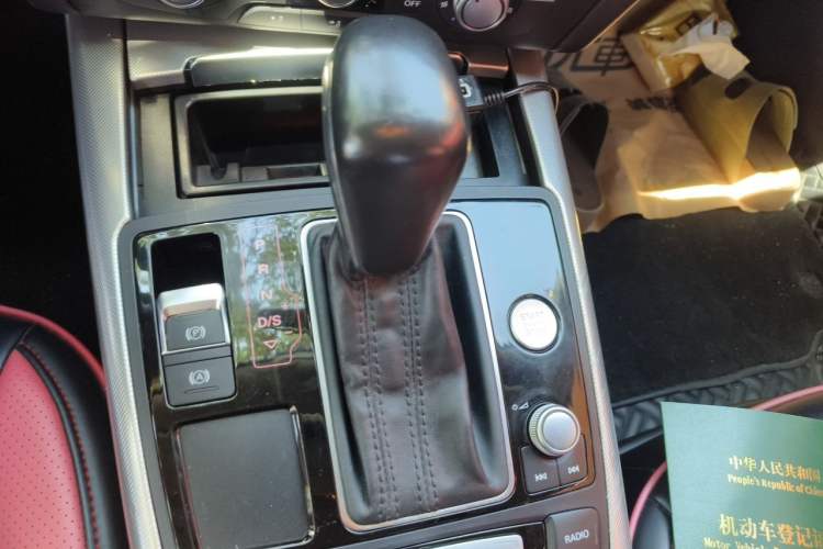 Used Audi A6L 2018 30th Anniversary Edition 35 TFSI Fashion Model Gear Lever