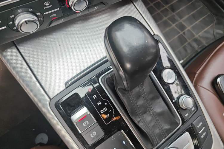 Used Audi A6L 2018 30th Anniversary Edition TFSI Trendy Model Gear Lever