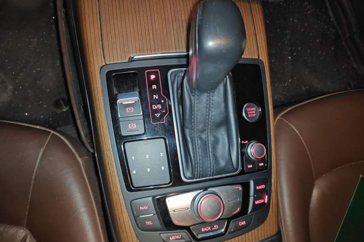 Used Audi A6L 2018 30th Anniversary Edition 30 FSI Style Model Gear Lever