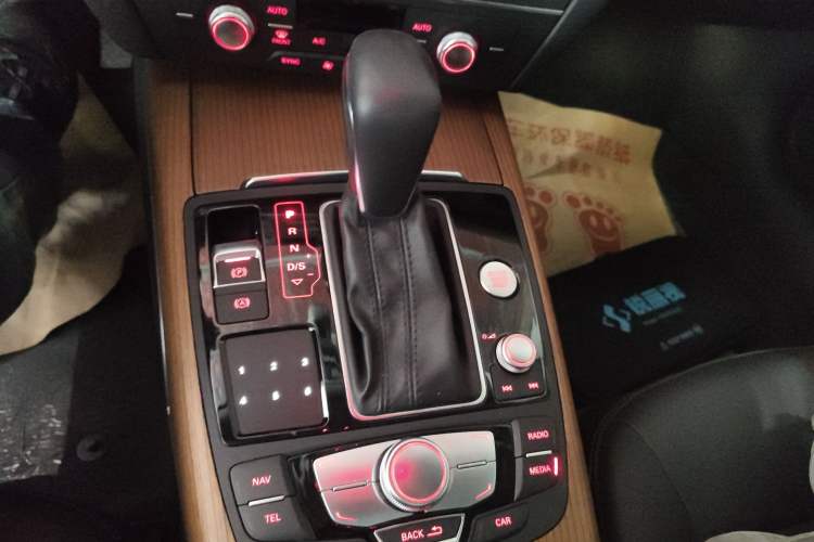 Used Audi A6L 2018 30th Anniversary Edition 30 FSI Style Model Gear Lever
