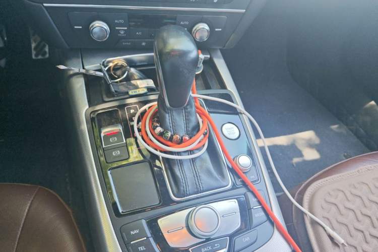 Used Audi A6L 2018 30th Anniversary Edition 35 TFSI Fashion Model Gear Lever