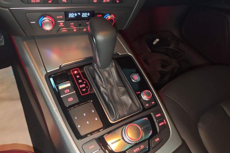 Used Audi A6L 2018 30th Anniversary Edition 45 TFSI quattro Sport model Gear Lever