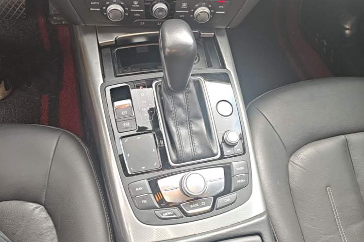 Used Audi A6L 2018 30th Anniversary Edition 35 TFSI Fashion Model Gear Lever