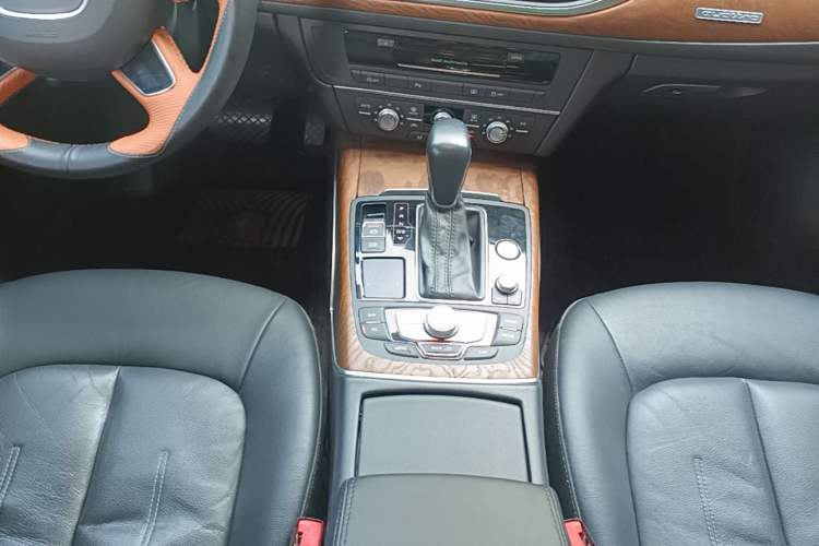Used Audi A6L 2018 30th Anniversary Edition 35 TFSI Fashion Model Gear Lever
