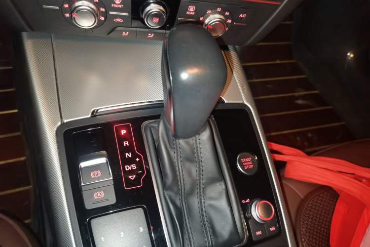 Used Audi A6L 2018 30th Anniversary Edition 35 TFSI Fashion Model Gear Lever