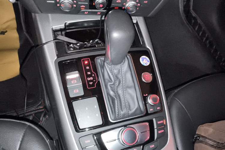 Used Audi A6L 2018 30th Anniversary Edition 35 TFSI Fashion Model Gear Lever