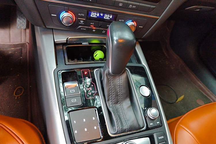 Used Audi A6L 2018 30th Anniversary Edition 45 TFSI quattro Sport model Gear Lever