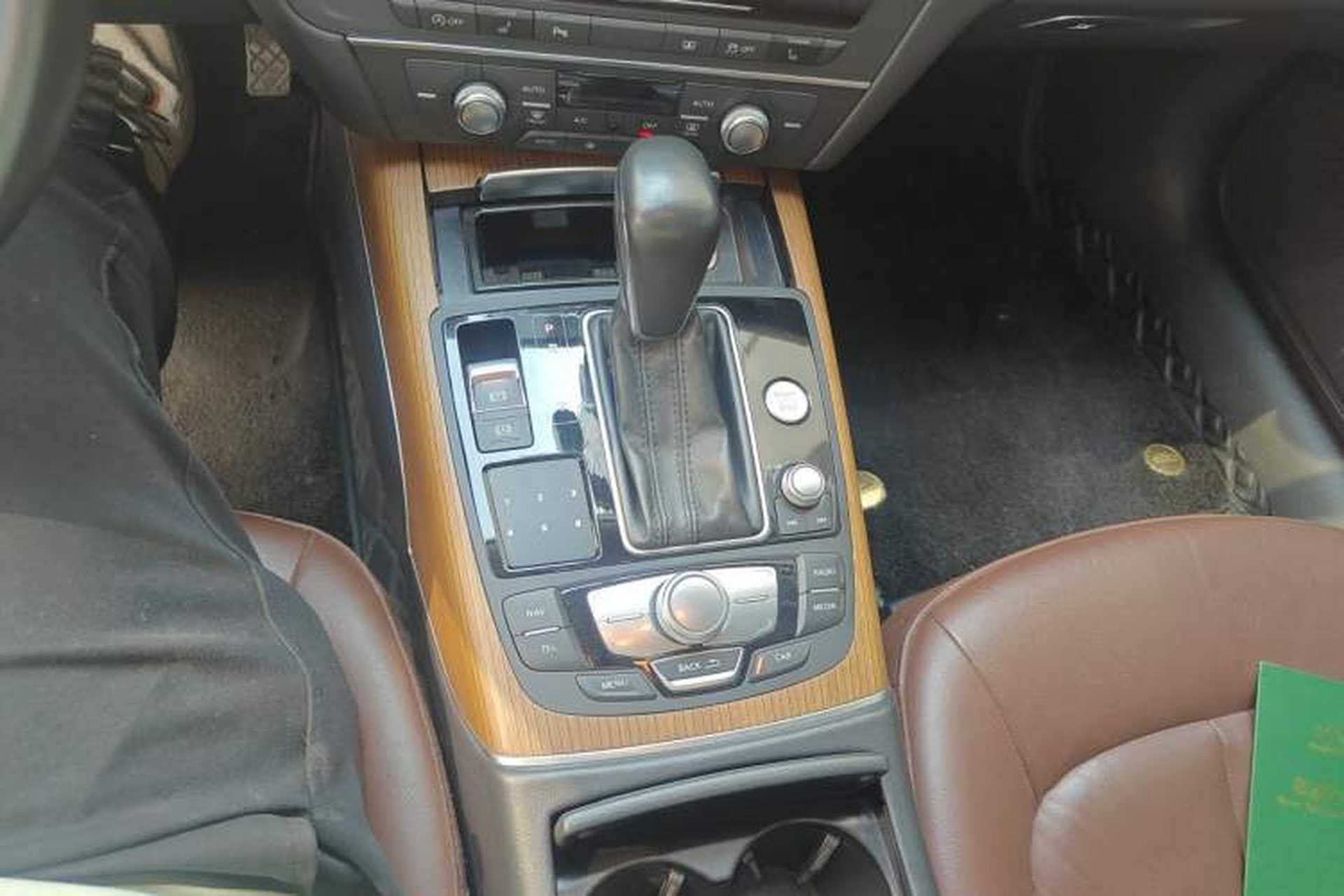 Used Audi A6L 2018 30th Anniversary Edition 30 FSI Style Model Gear Lever