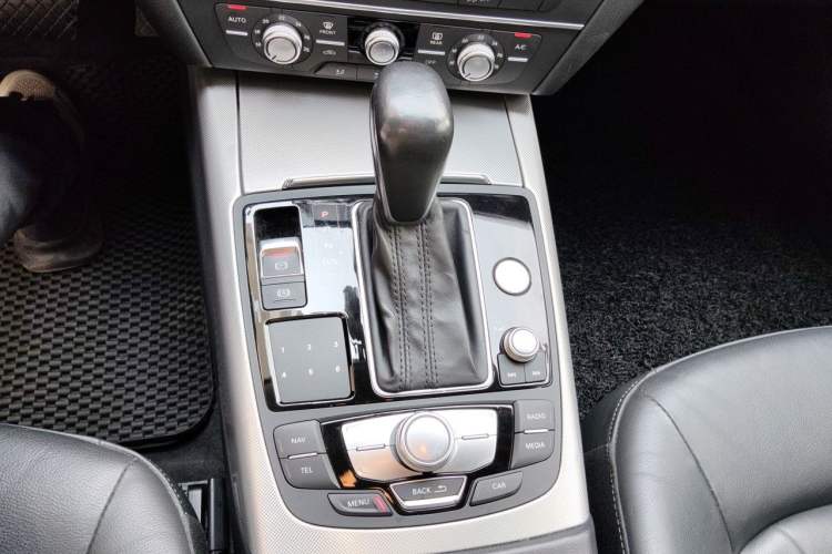 Used Audi A6L 2018 30th Anniversary Edition 35 TFSI Fashion Model Gear Lever