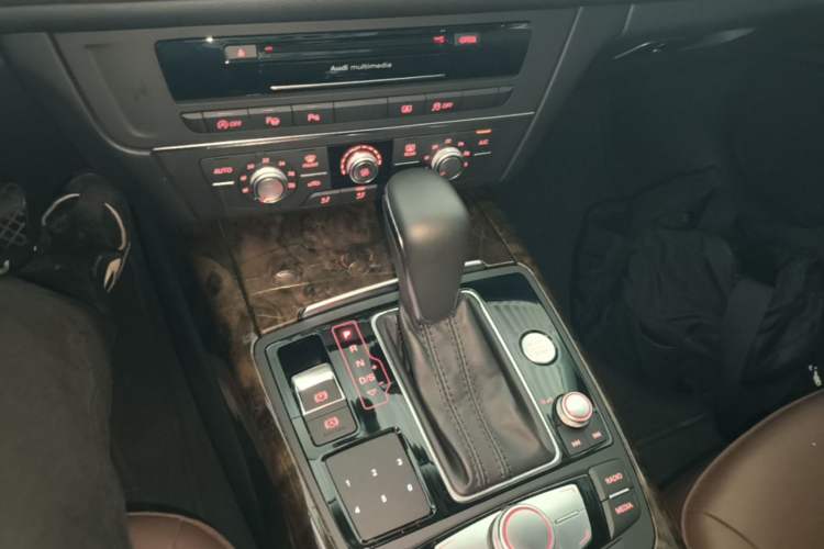 Used Audi A6L 2018 30th Anniversary Edition TFSI Trendy Model Gear Lever