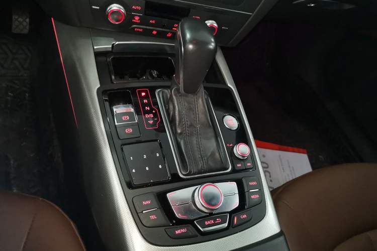 Used Audi A6L 2018 30th Anniversary Edition 45 TFSI quattro Sport model Gear Lever