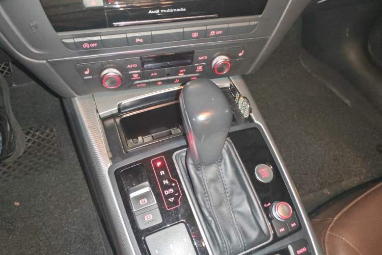 Used Audi A6L 2018 30th Anniversary Edition 35 TFSI Fashion Model Gear Lever