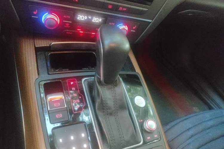 Used Audi A6L 2018 30th Anniversary Edition 30 FSI Style Model Gear Lever