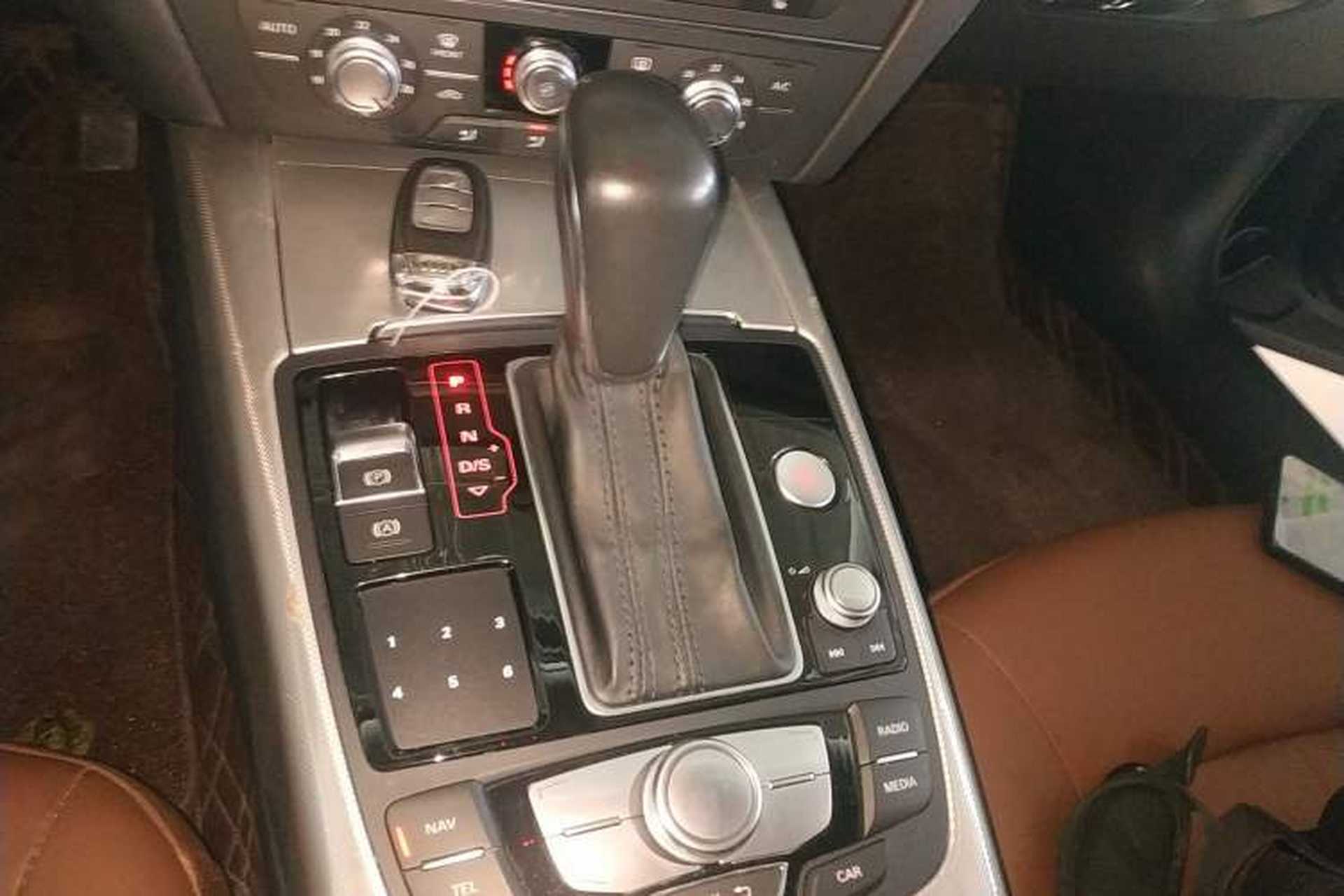 Used Audi A6L 2018 30th Anniversary Edition TFSI Trendy Model Gear Lever