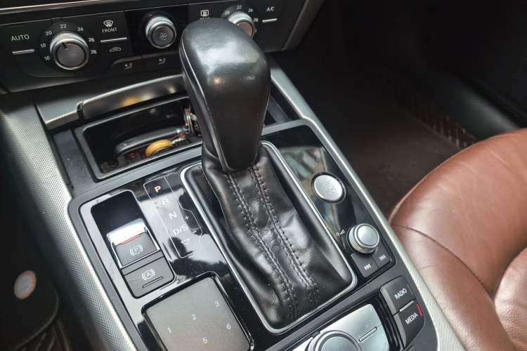 Used Audi A6L 2018 30th Anniversary Edition TFSI Trendy Model Gear Lever
