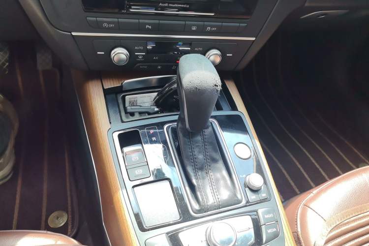 Used Audi A6L 2018 30th Anniversary Edition 30 FSI Style Model Gear Lever
