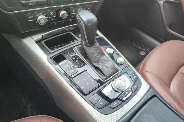 Used Audi A6L 2018 30th Anniversary Edition 35 TFSI Fashion Model Gear Lever