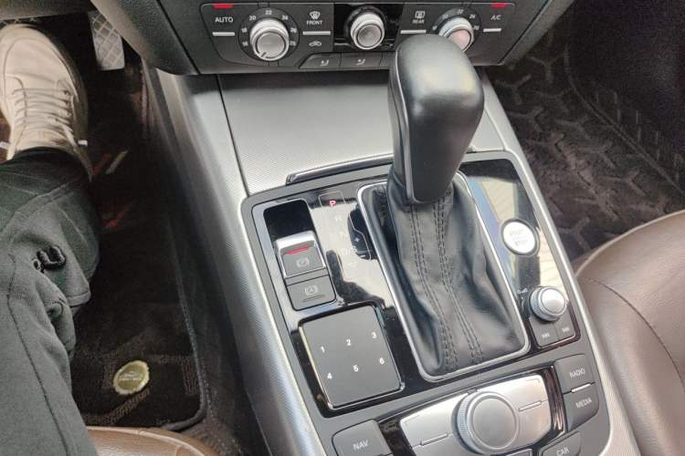 Used Audi A6L 2018 30th Anniversary Edition TFSI Trendy Model Gear Lever