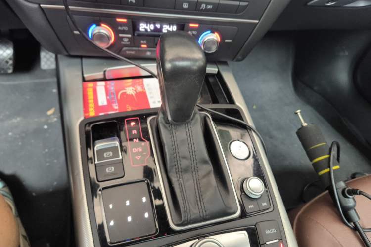 Used Audi A6L 2018 30th Anniversary Edition 45 TFSI quattro Sport model Gear Lever