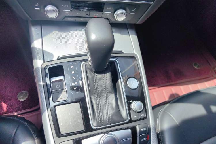 Used Audi A6L 2018 30th Anniversary Edition 35 TFSI Sport Edition Gear Lever