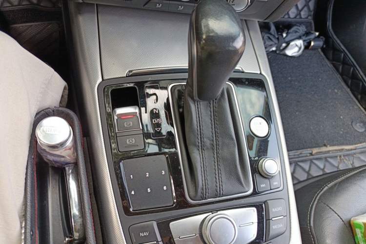 Used Audi A6L 2018 30th Anniversary Edition TFSI Trendy Model Gear Lever