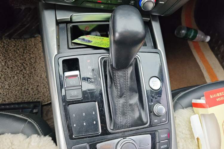 Used Audi A6L 2018 30th Anniversary Edition TFSI Trendy Model Gear Lever