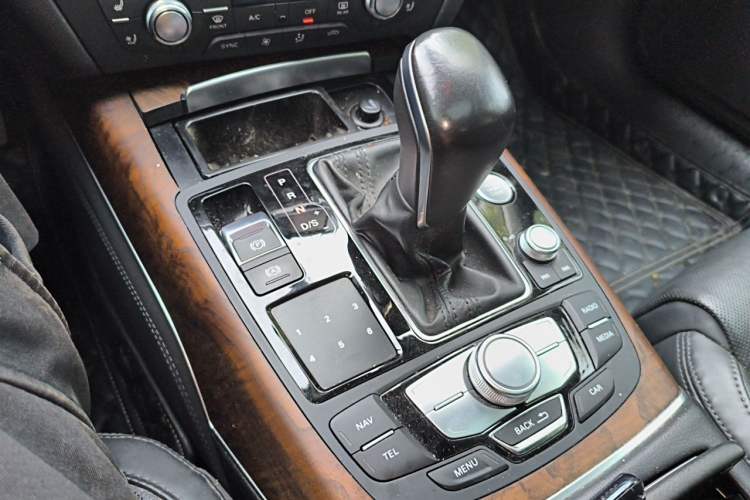Used Audi A6L 2018 30th Anniversary Edition 45 TFSI quattro Luxury Model Gear Lever