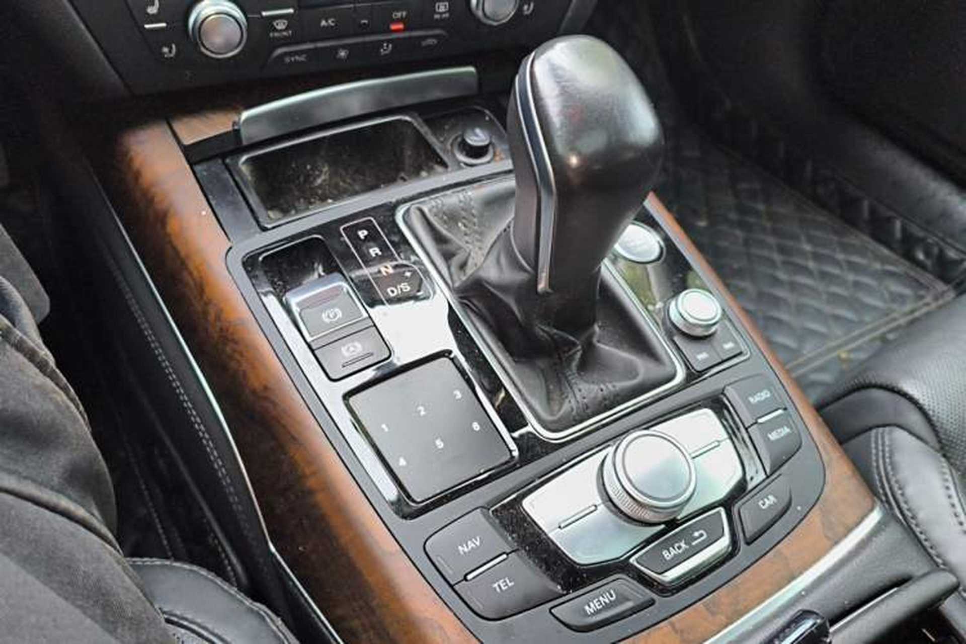 Used Audi A6L 2018 30th Anniversary Edition 45 TFSI quattro Luxury Model Gear Lever