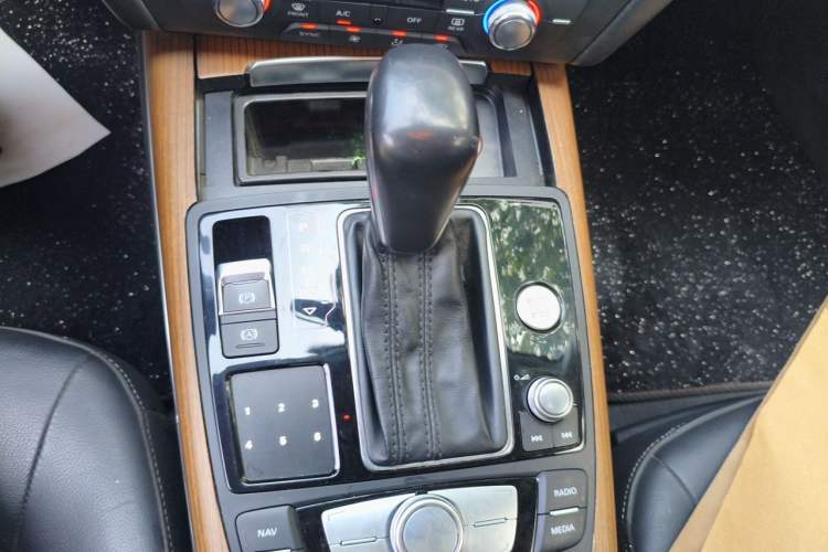 Used Audi A6L 2018 30th Anniversary Edition 30 FSI Style Model Gear Lever