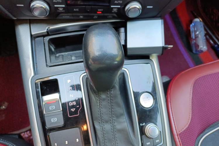 Used Audi A6L 2018 30th Anniversary Edition 45 TFSI quattro Sport model Gear Lever