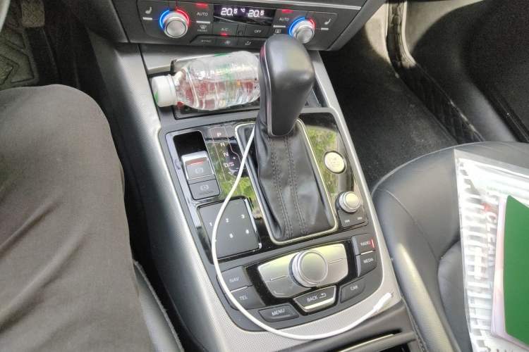 Used Audi A6L 2018 30th Anniversary Edition 35 TFSI Fashion Model Gear Lever