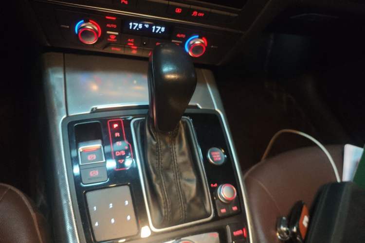 Used Audi A6L 2018 30th Anniversary Edition 45 TFSI quattro Sport model Gear Lever