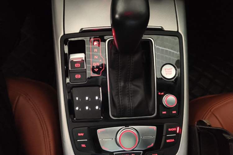 Used Audi A6L 2018 30th Anniversary Edition 35 TFSI Fashion Model Gear Lever