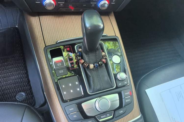 Used Audi A6L 2018 30th Anniversary Edition 30 FSI Style Model Gear Lever