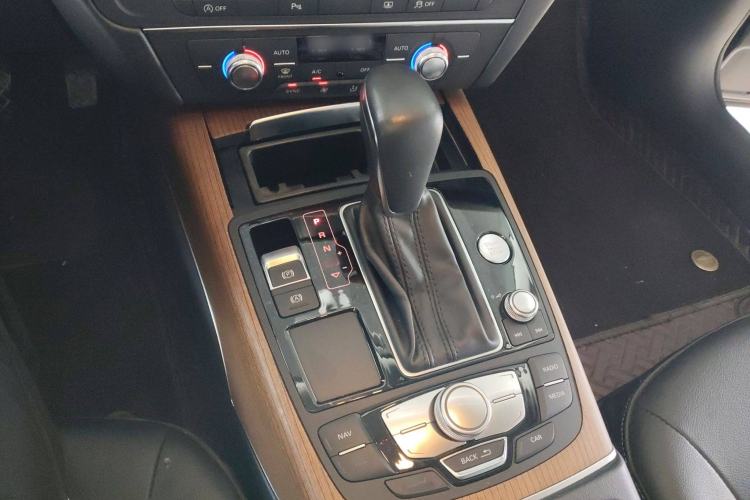 Used Audi A6L 2018 30th Anniversary Edition 30 FSI Style Model Gear Lever
