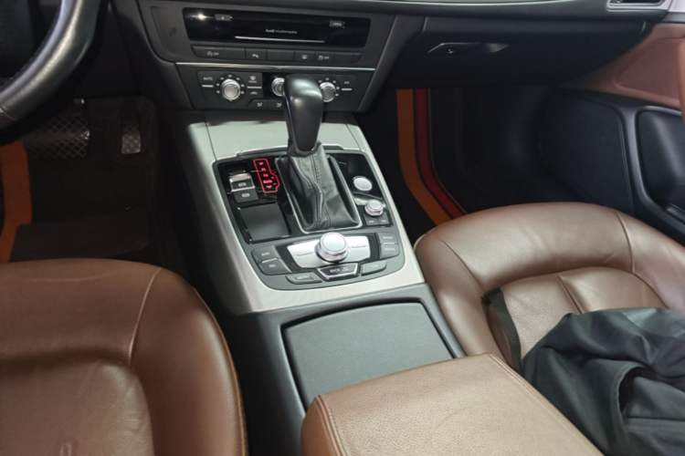 Used Audi A6L 2018 30th Anniversary Edition 35 TFSI Fashion Model Gear Lever