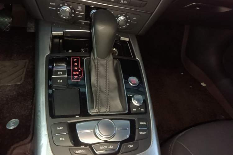 Used Audi A6L 2018 30th Anniversary Edition 35 TFSI Fashion Model Gear Lever