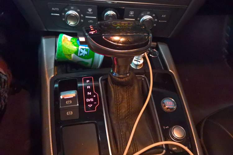 Used Audi A6L 2018 30th Anniversary Edition 35 TFSI Fashion Model Gear Lever